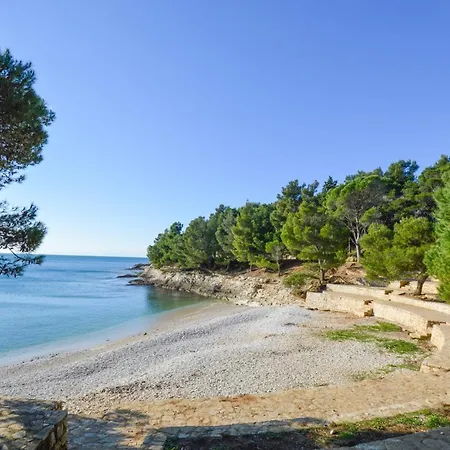 Two-bedroom Pula Near Sea 1 Apartment *