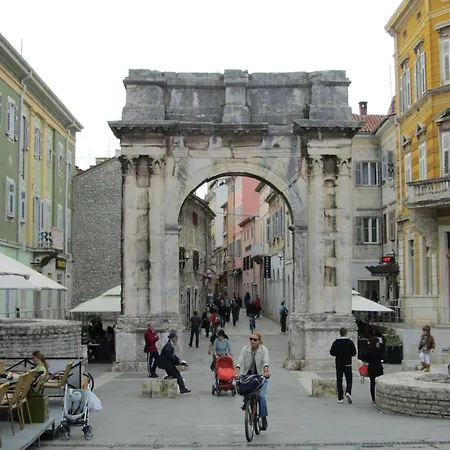 Two-bedroom Pula Near Sea 1 Apartment