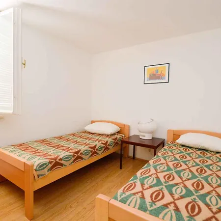 Two-bedroom Near Sea 1 プーラ