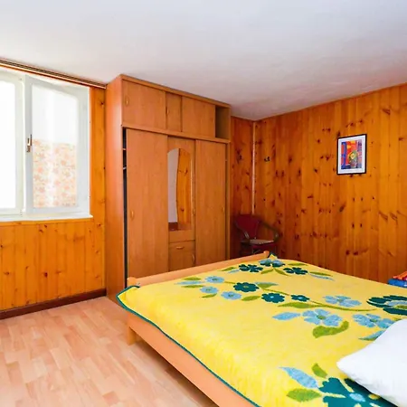 アパート Two-bedroom Near Sea 1