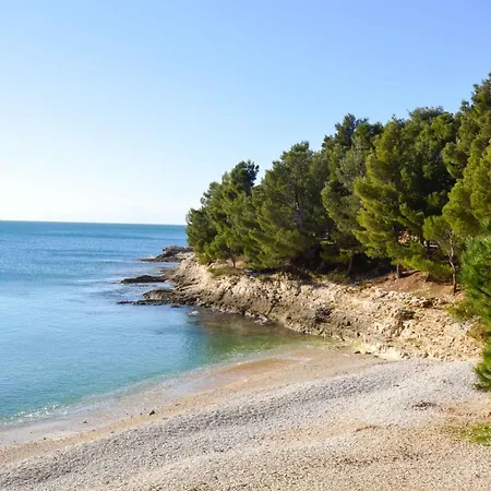 Two-bedroom Near Sea 1 * プーラ